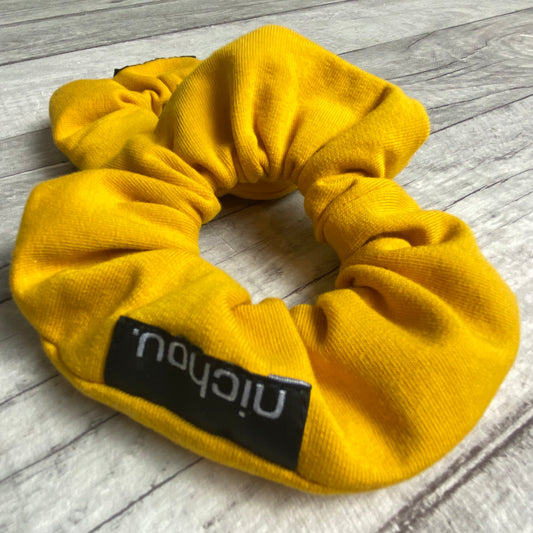 Winter-Scrunchie.1., aus kuscheligem Sweatstoff, Mustard